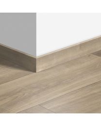 QUICKSTEP CLASSIC PLINT HAVANNA EIK NATUUR MET ZAAGSNEDEN CLM1656 2400X12X58MM